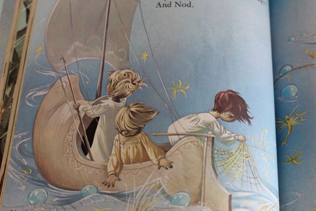 Walking with Cake: Wynken, Blynken, & Nod illustration by Janet and Anne Grahame Johnstone