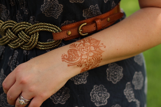 Walking with Cake: Henna stain